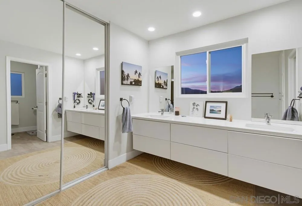 8140 Hillandale San Diego, CA 92120