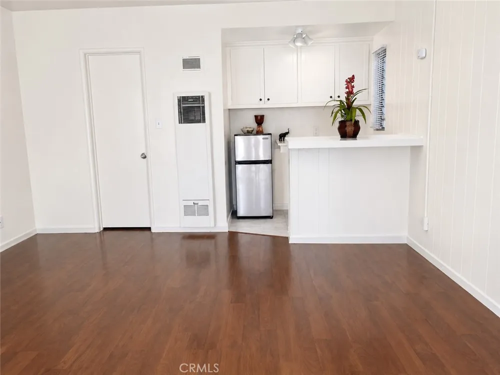 1935 Corning Los Angeles, CA 90034