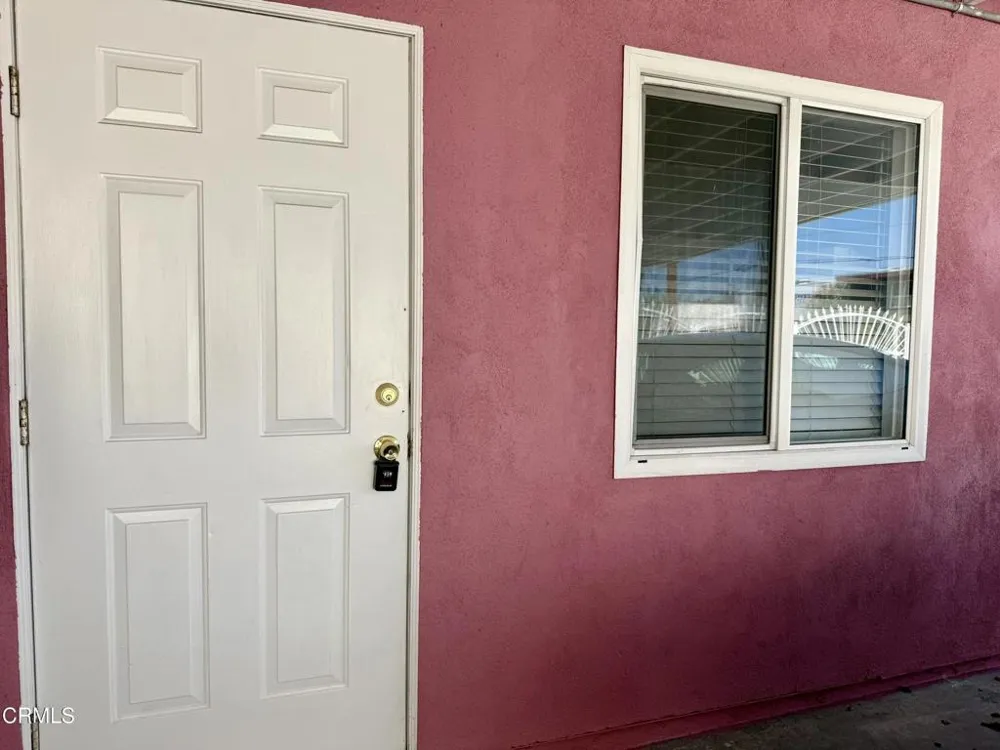 15744 W Saticoy Street Los Angeles, CA 91406