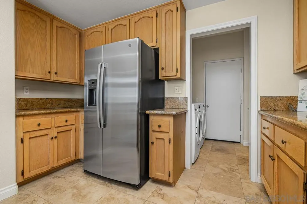 12672 Springbrook Dr. #E San Diego, CA 92128