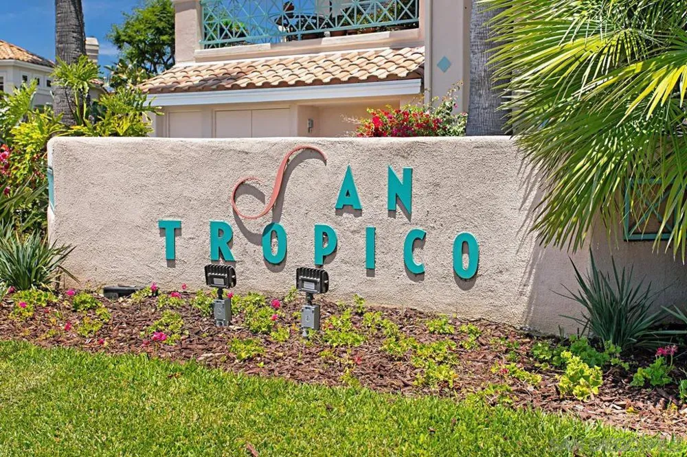 12672 Springbrook Dr. #E San Diego, CA 92128