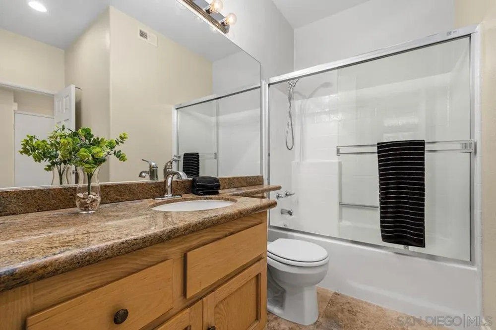 12672 Springbrook Dr. #E San Diego, CA 92128