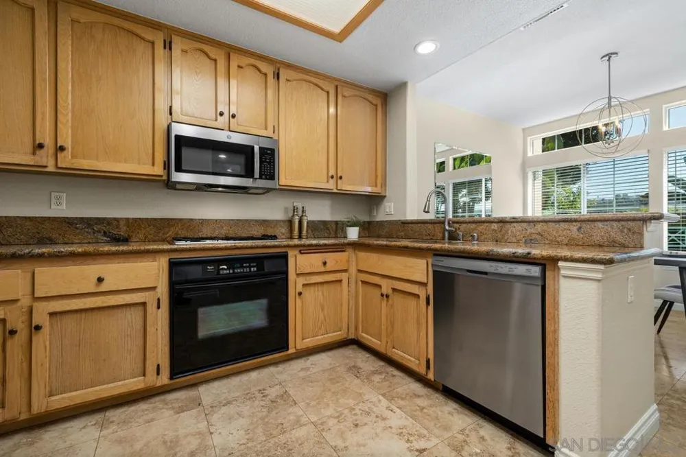 12672 Springbrook Dr. #E San Diego, CA 92128