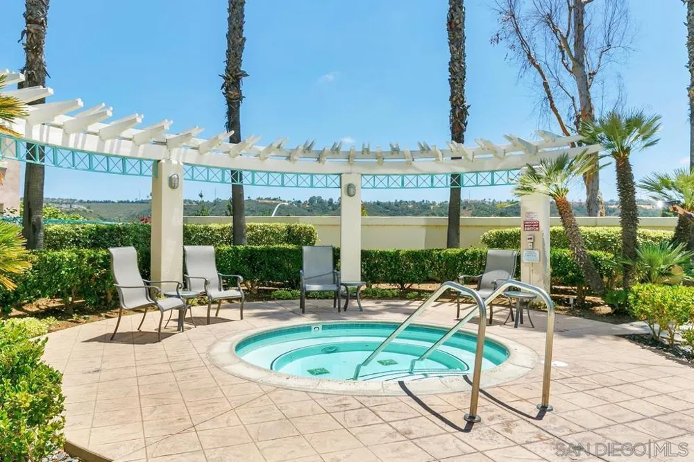 12672 Springbrook Dr. #E San Diego, CA 92128