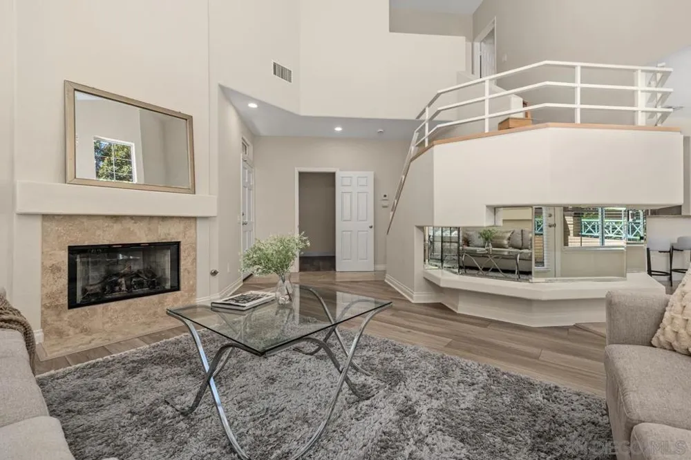 12672 Springbrook Dr. #E San Diego, CA 92128