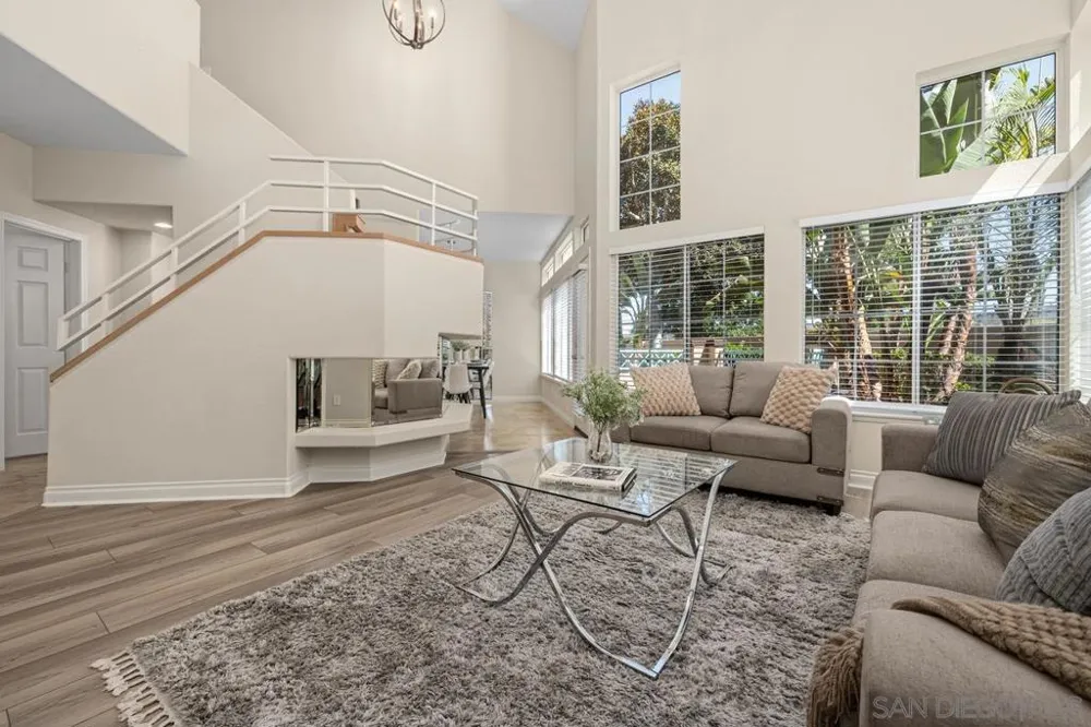12672 Springbrook Dr. #E San Diego, CA 92128