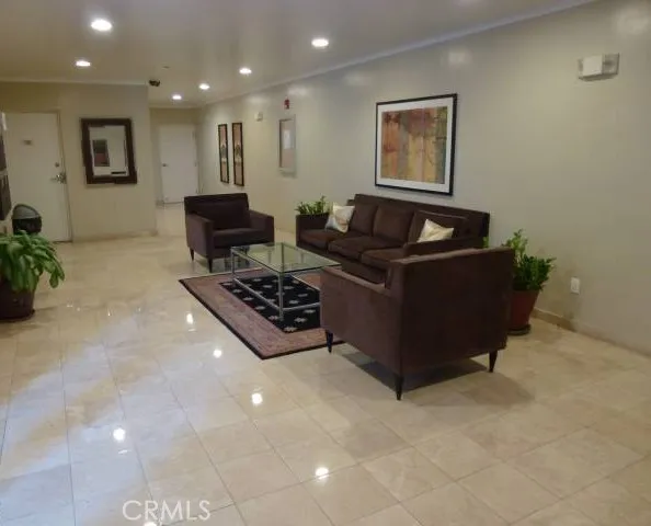 1828 Glendon Avenue Los Angeles, CA 90025