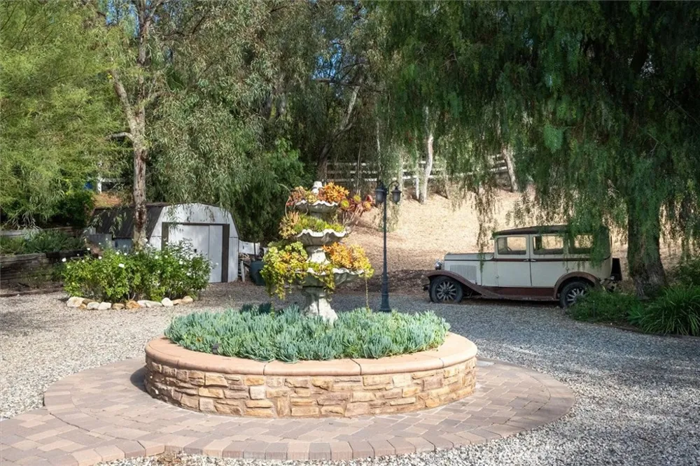 26631 Loop Avenue Canyon Country, CA 91387