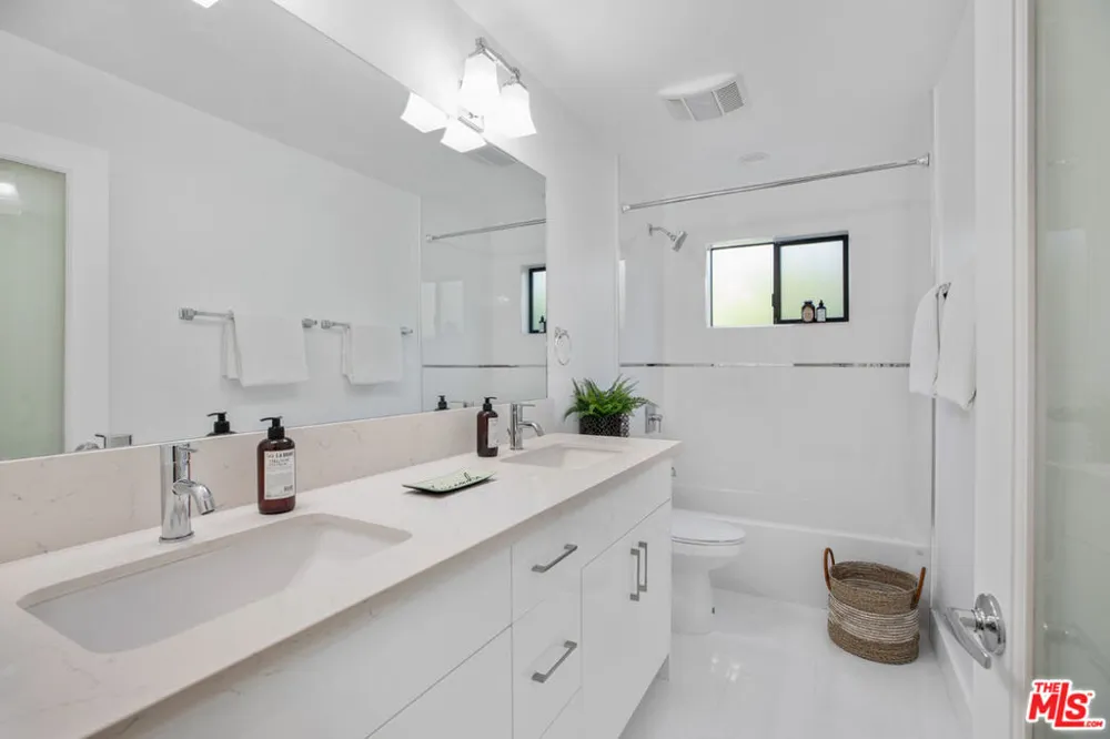 3526 Kelton Avenue Los Angeles, CA 90034