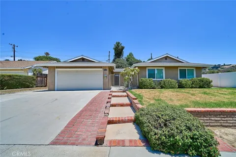 21725 Lost River