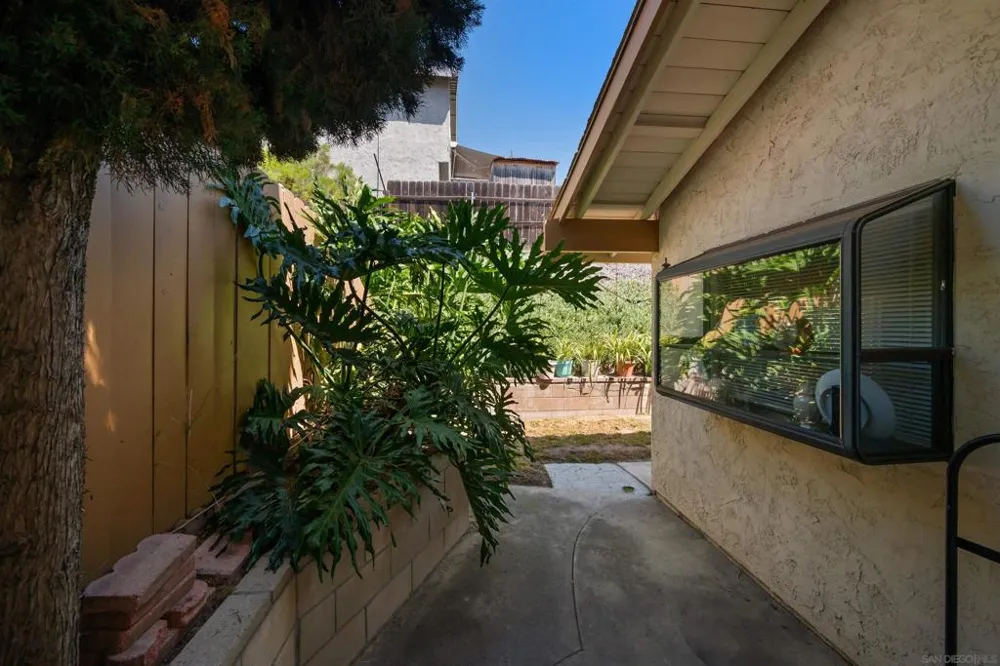 6920 Simi Place San Diego, CA 92139