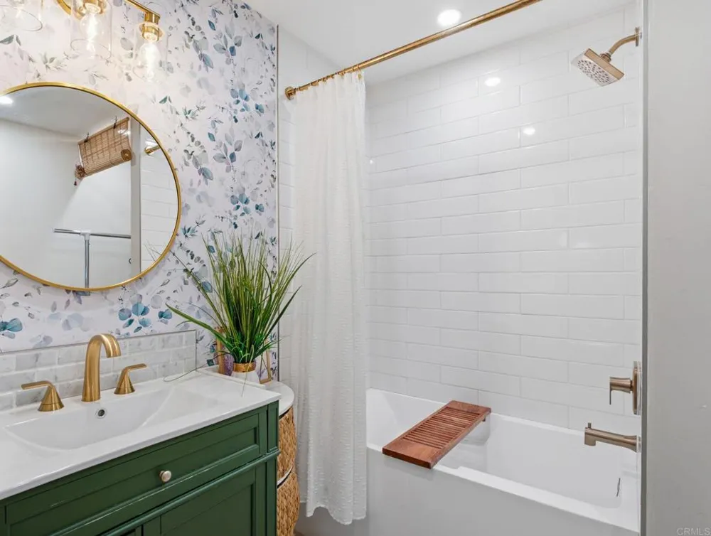 943 Park Hill Drive Escondido, CA 92025