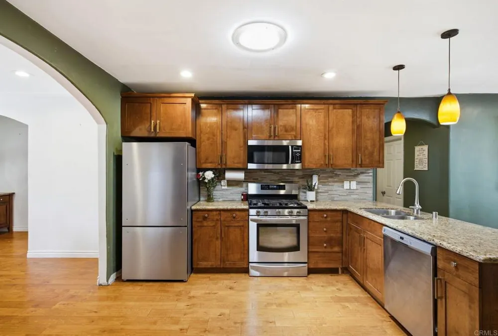 943 Park Hill Drive Escondido, CA 92025