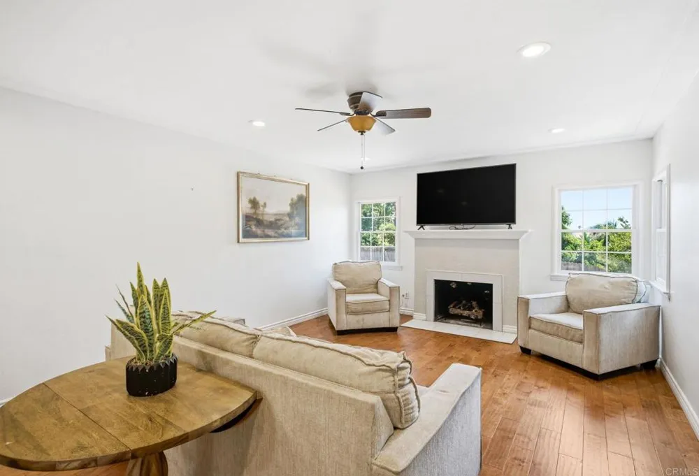 943 Park Hill Drive Escondido, CA 92025