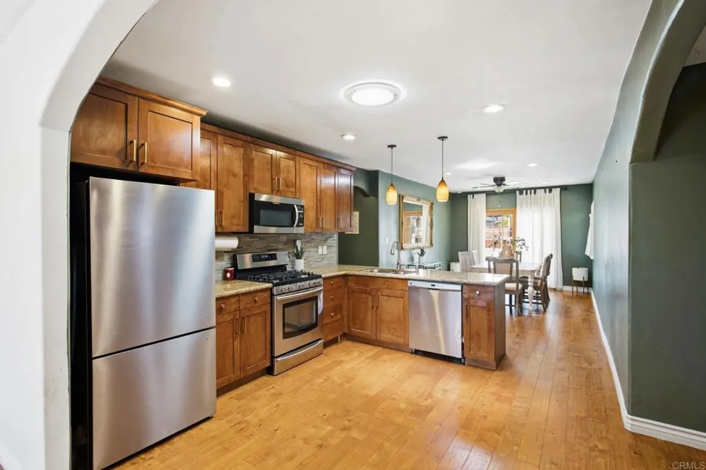 943 Park Hill Drive Escondido, CA 92025