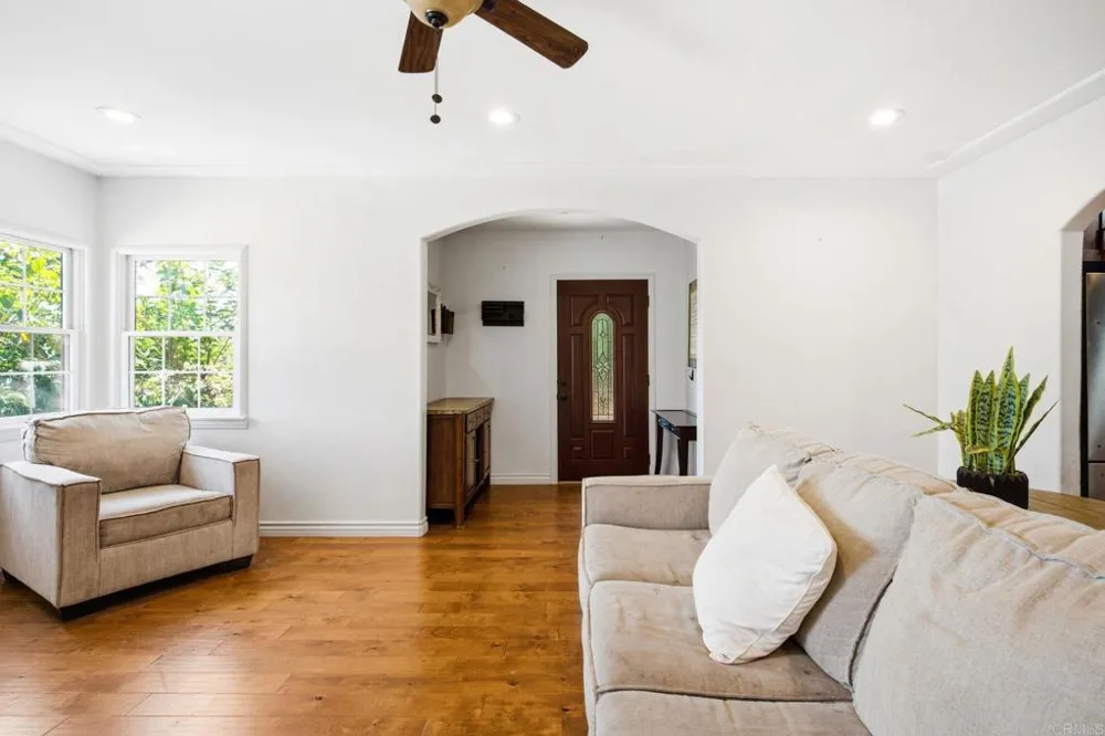 943 Park Hill Drive Escondido, CA 92025