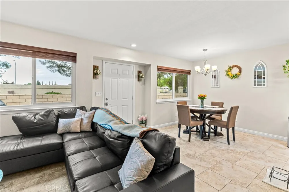 43481 30th W #2 Lancaster, CA 93536