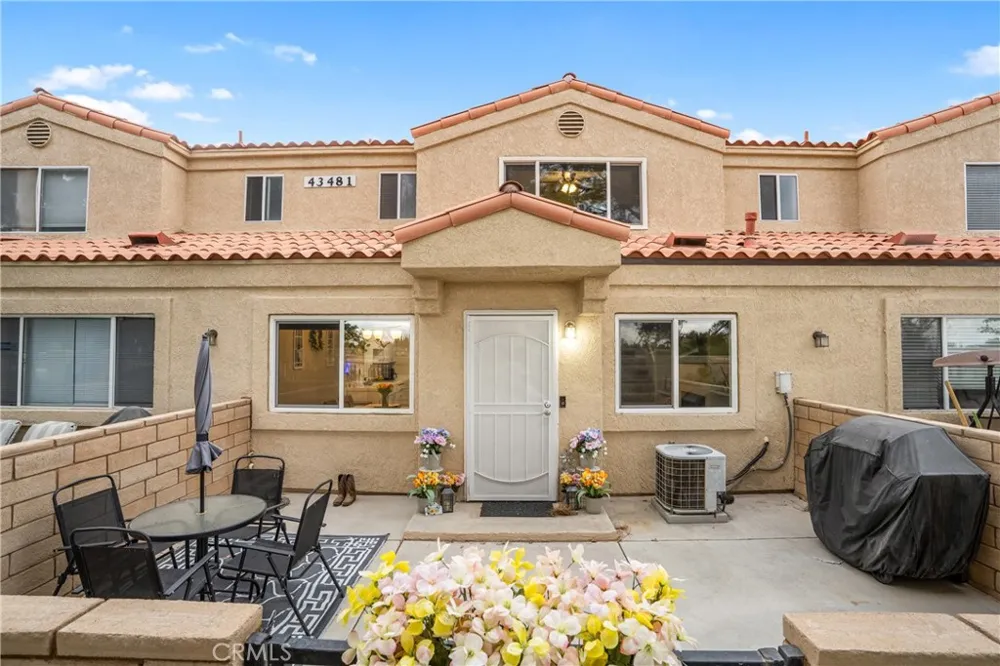43481 30th W #2 Lancaster, CA 93536