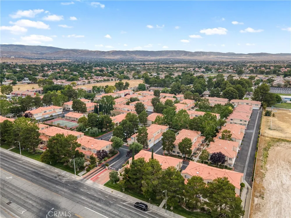 43481 30th W #2 Lancaster, CA 93536