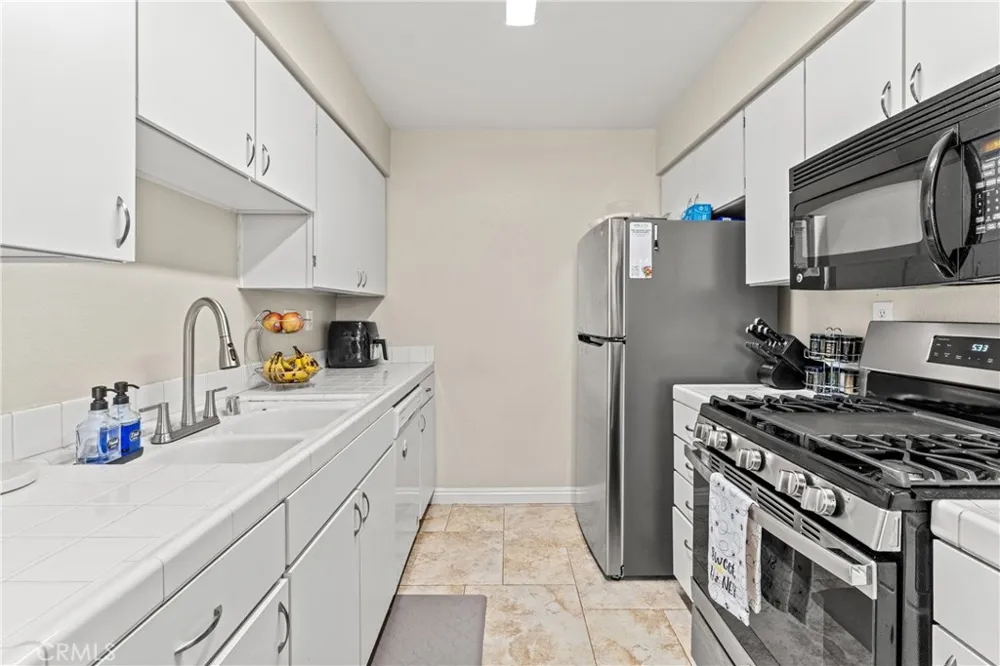 43481 30th W #2 Lancaster, CA 93536