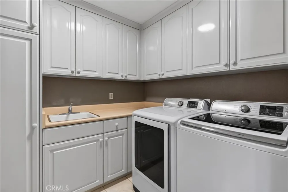 6220 Century Hill Riverside, CA 92506