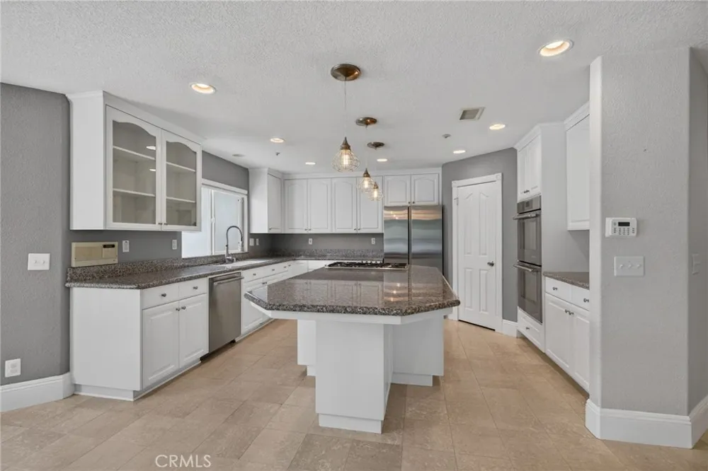 6220 Century Hill Riverside, CA 92506