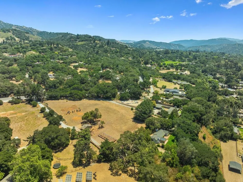 264 W Carmel Valley Road Carmel Valley, CA 93924