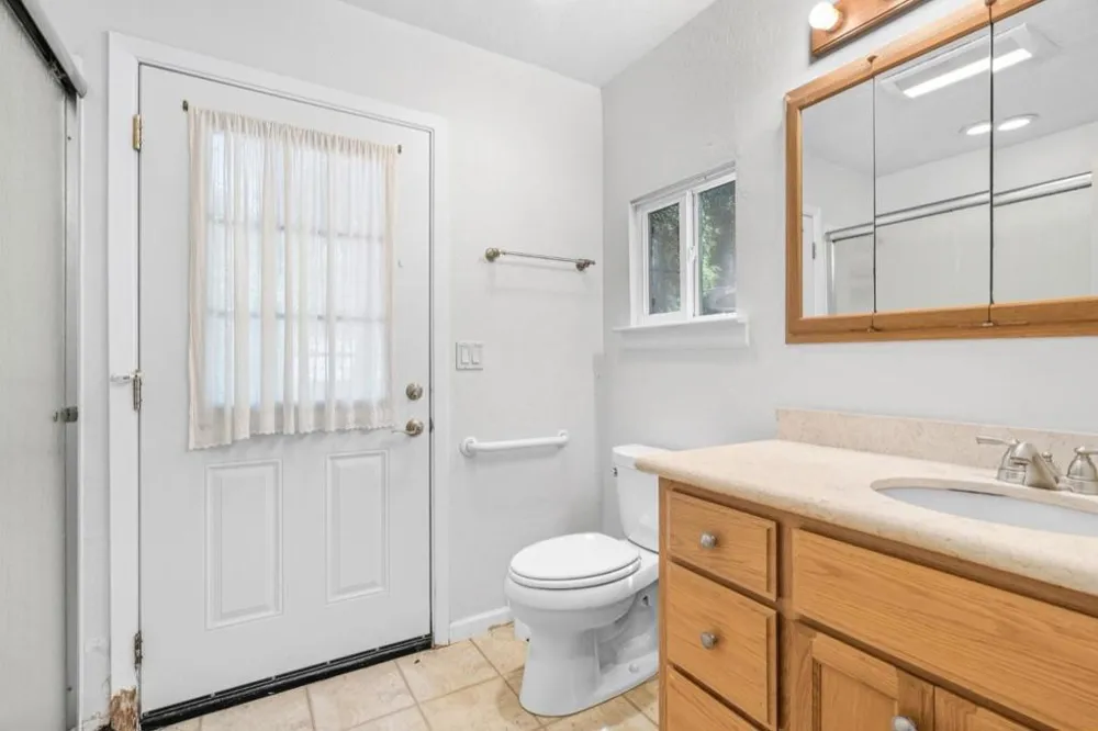 264 W Carmel Valley Road Carmel Valley, CA 93924