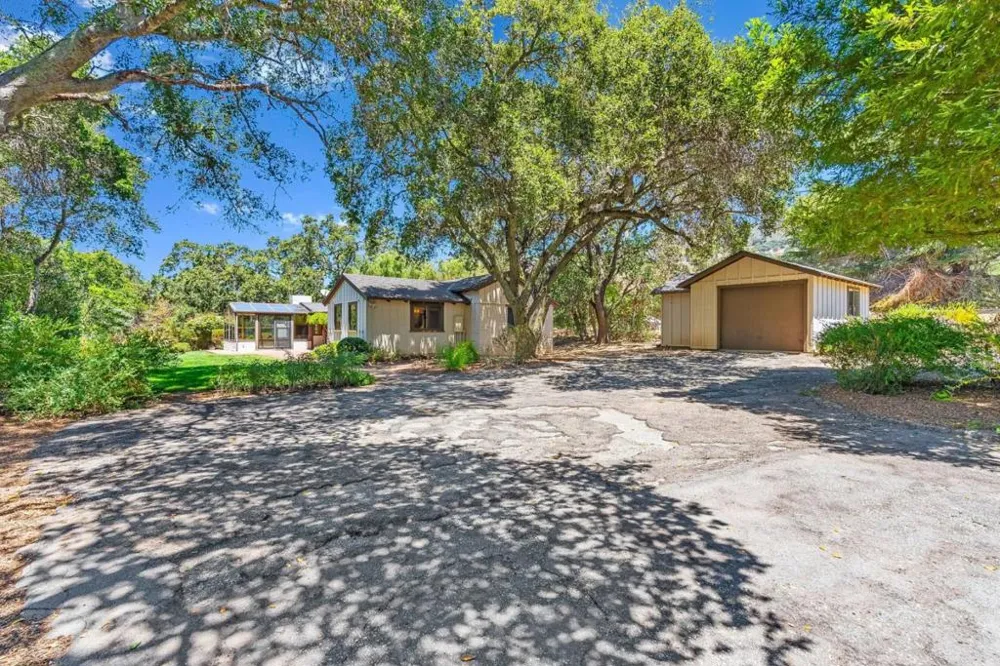 264 W Carmel Valley Road Carmel Valley, CA 93924