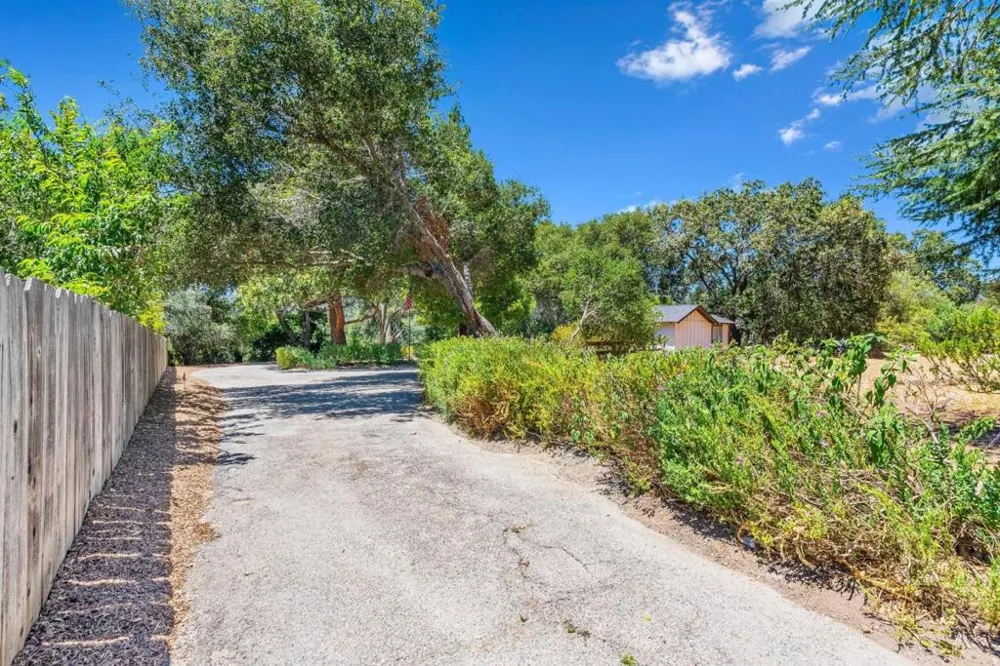 264 W Carmel Valley Road Carmel Valley, CA 93924