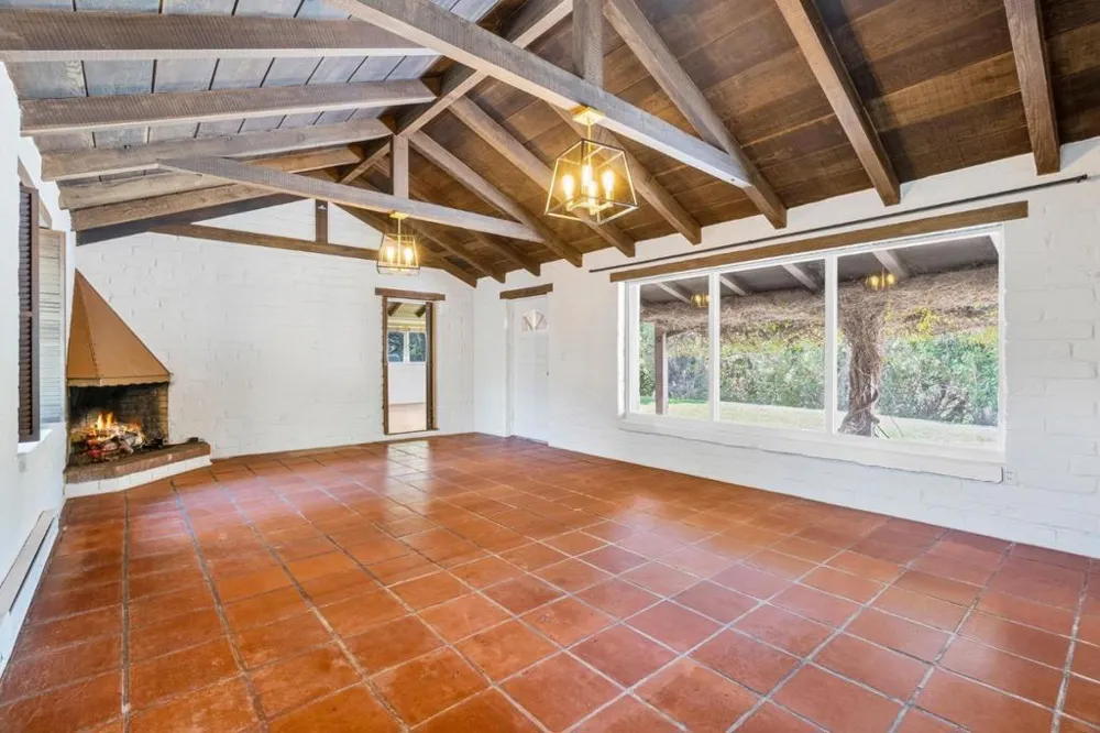 264 W Carmel Valley Road Carmel Valley, CA 93924