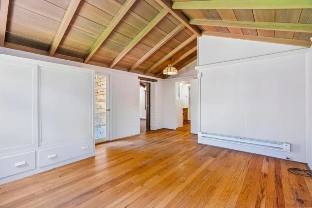 264 W Carmel Valley Road Carmel Valley, CA 93924