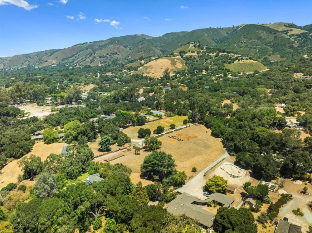 264 W Carmel Valley Road Carmel Valley, CA 93924