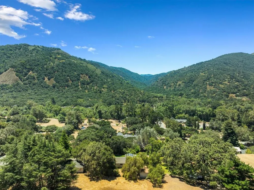 264 W Carmel Valley Road Carmel Valley, CA 93924