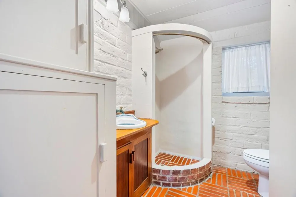 264 W Carmel Valley Road Carmel Valley, CA 93924