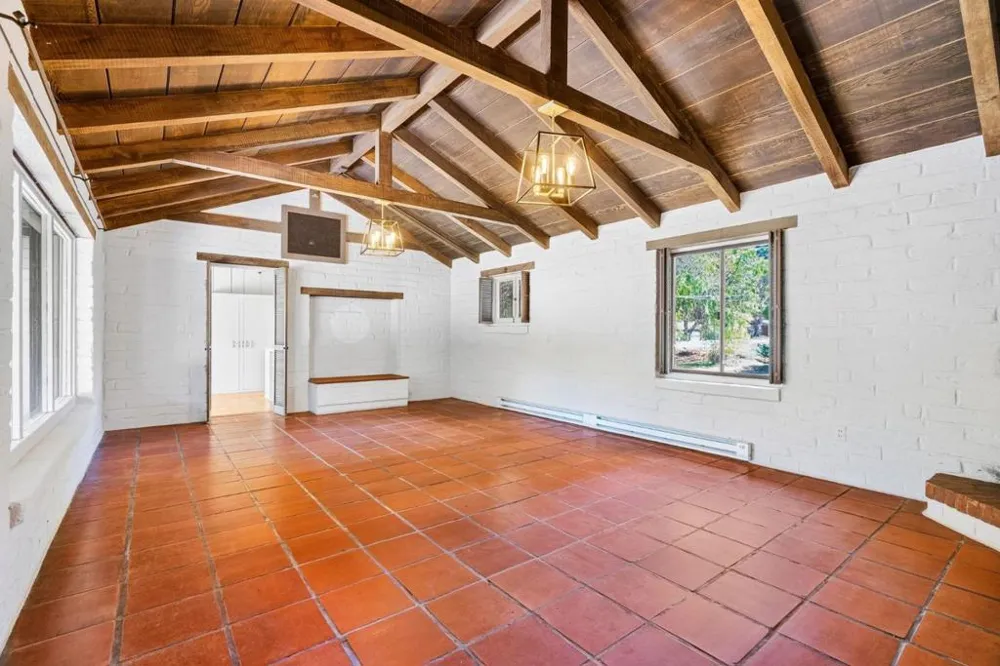 264 W Carmel Valley Road Carmel Valley, CA 93924