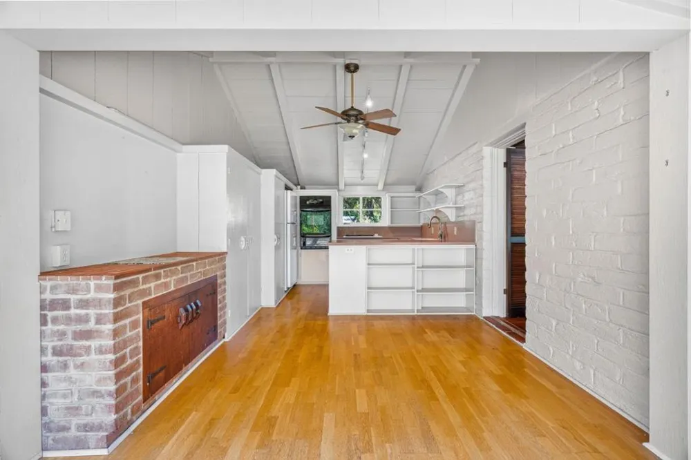 264 W Carmel Valley Road Carmel Valley, CA 93924