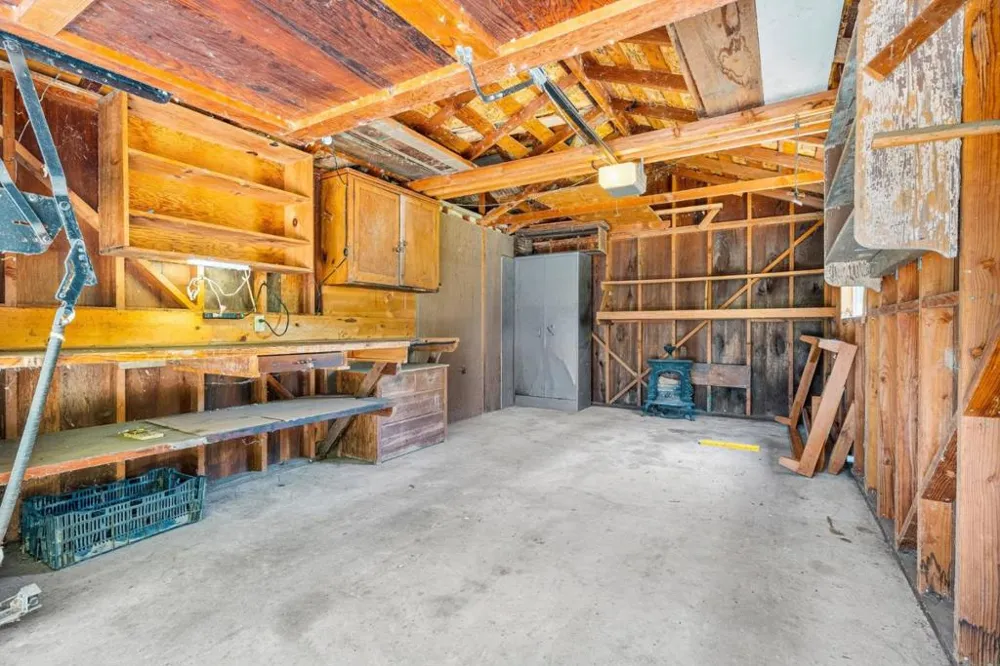 264 W Carmel Valley Road Carmel Valley, CA 93924