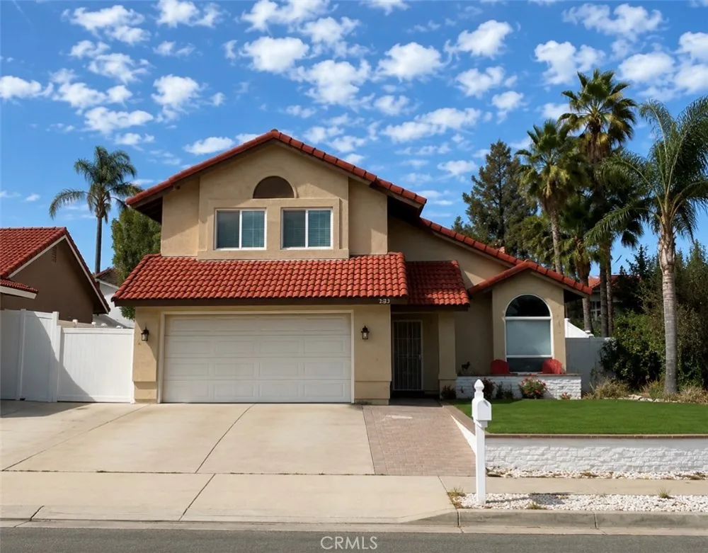 1503 Cresta Corona, CA 92879