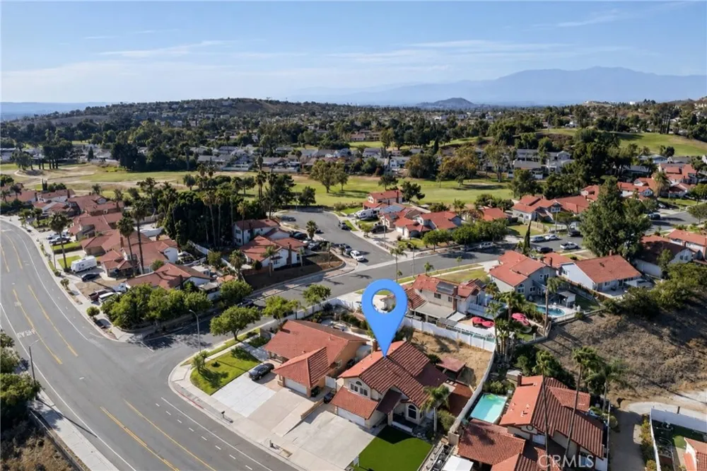 1503 Cresta Corona, CA 92879