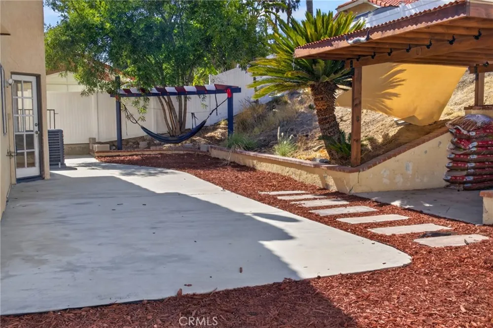 1503 Cresta Corona, CA 92879