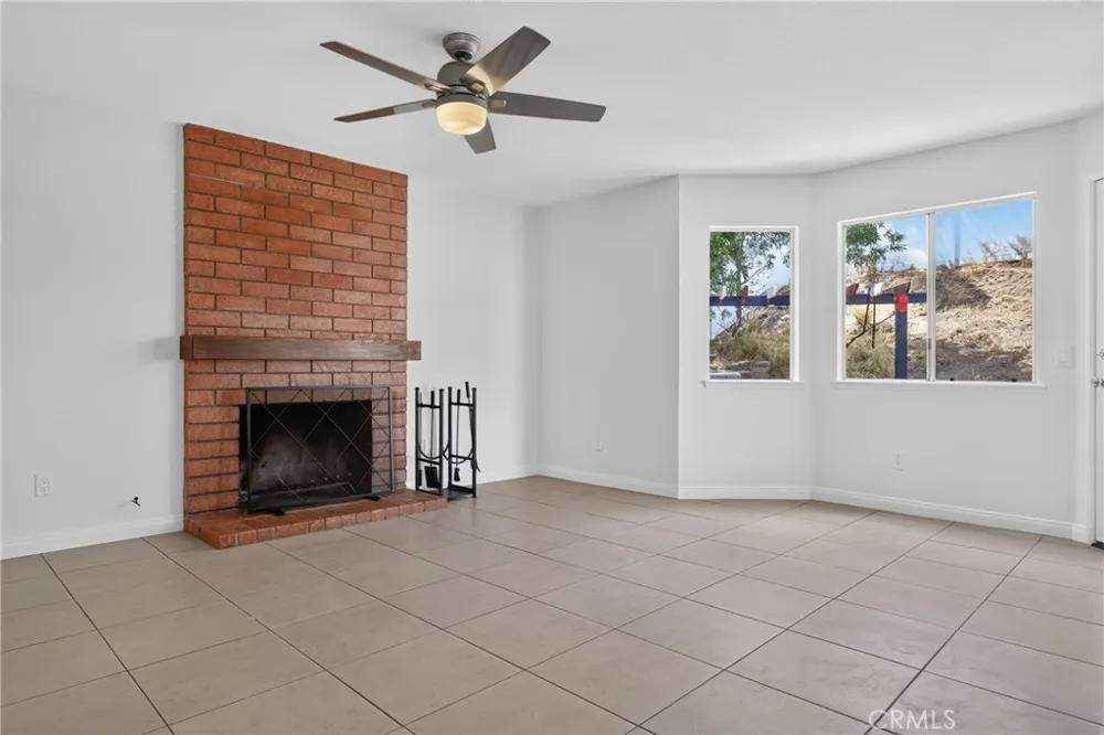 1503 Cresta Corona, CA 92879