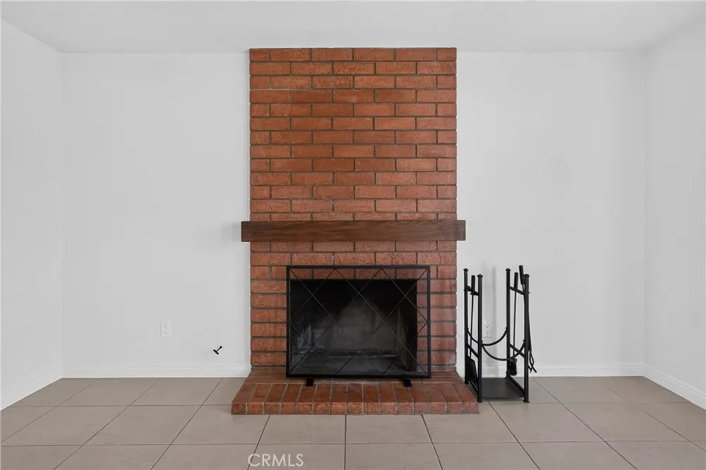 1503 Cresta Corona, CA 92879