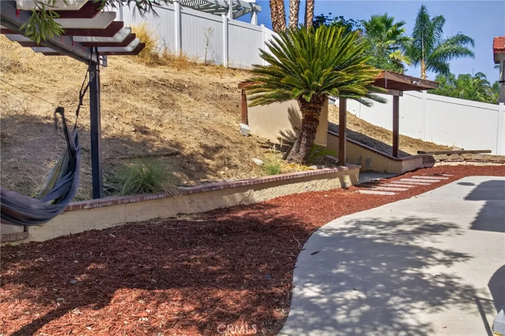 1503 Cresta Corona, CA 92879
