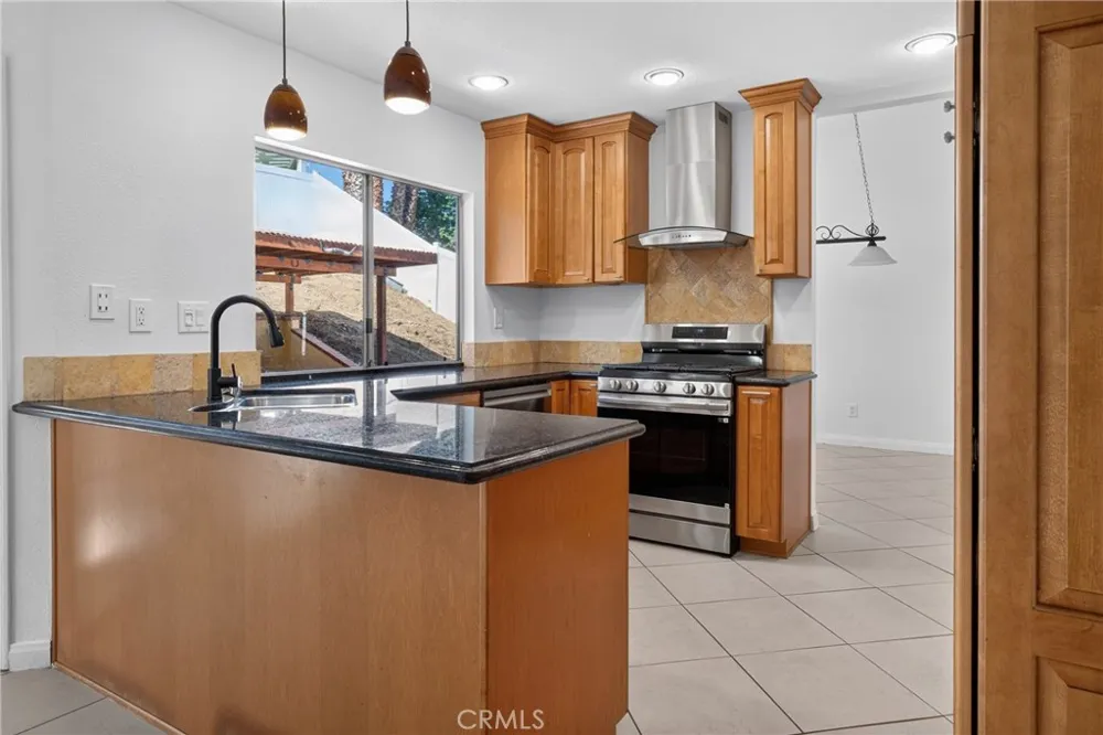 1503 Cresta Corona, CA 92879