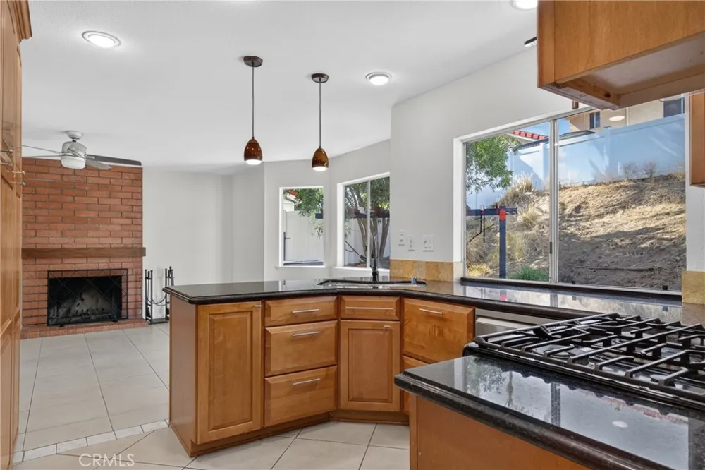 1503 Cresta Corona, CA 92879