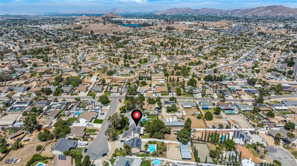 2383 Hialeah Circle Norco, CA 92860