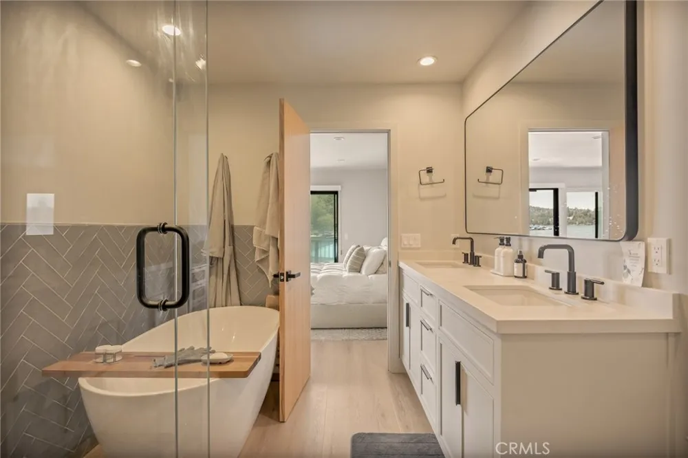 180 Ca-173 #41 Lake Arrowhead, CA 92352