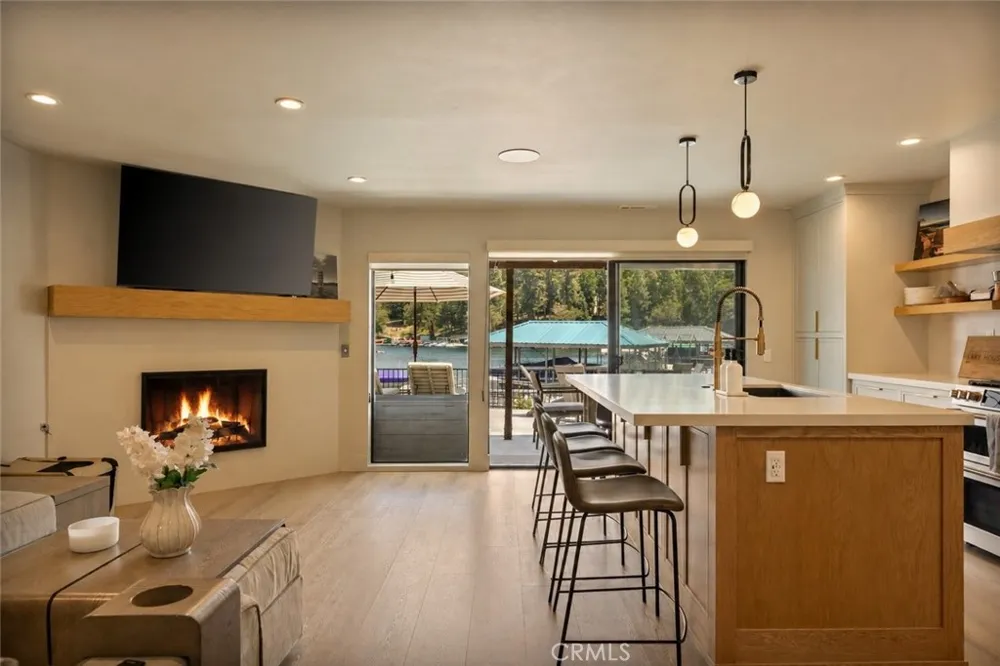 180 Ca-173 #41 Lake Arrowhead, CA 92352