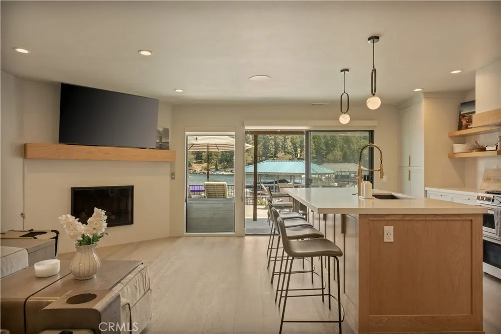 180 Ca-173 #41 Lake Arrowhead, CA 92352